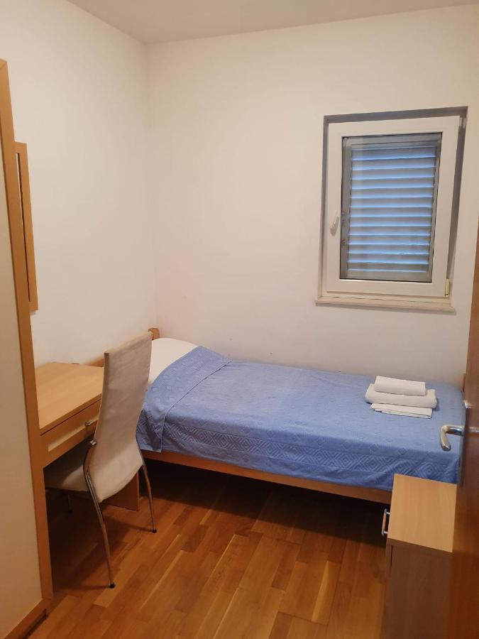 Aparthotel Marina Gromela Mirce 外观 照片