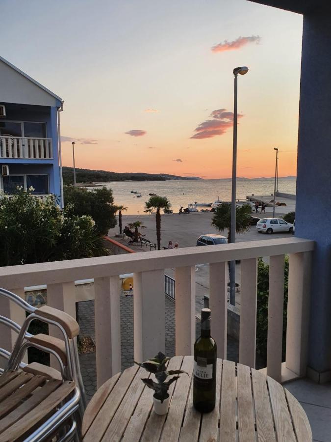 Aparthotel Marina Gromela Mirce 外观 照片