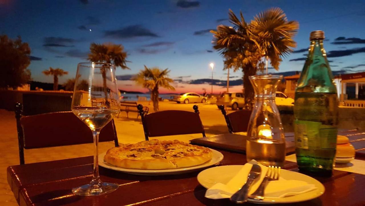 Aparthotel Marina Gromela Mirce 外观 照片