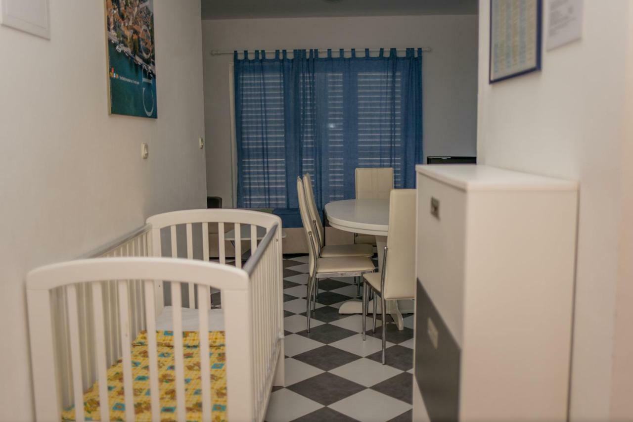 Aparthotel Marina Gromela Mirce 外观 照片