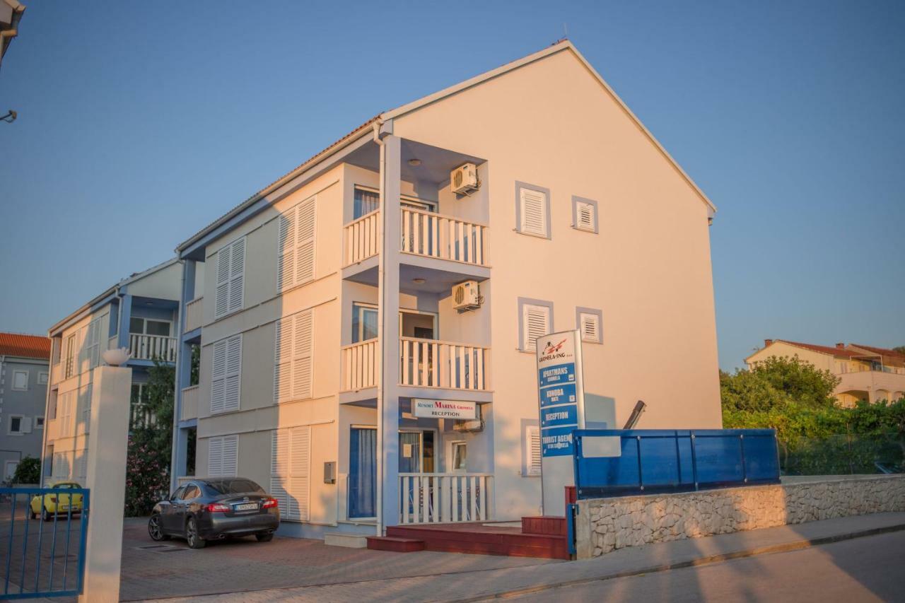 Aparthotel Marina Gromela Mirce 外观 照片