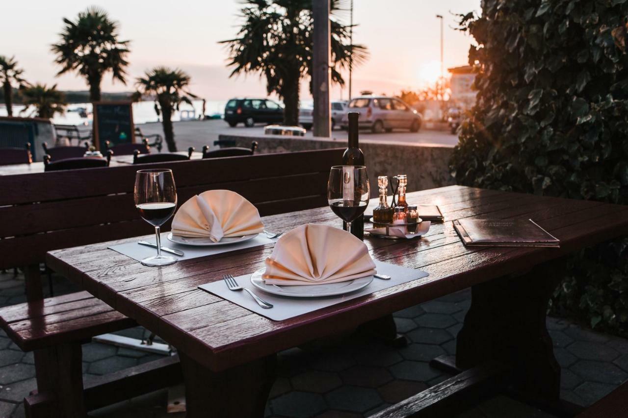 Aparthotel Marina Gromela Mirce 外观 照片