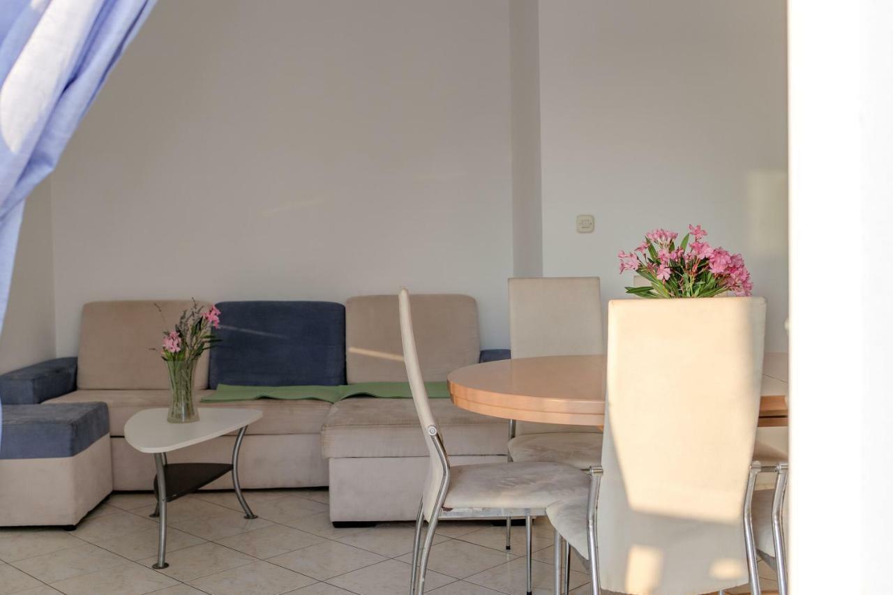 Aparthotel Marina Gromela Mirce 外观 照片